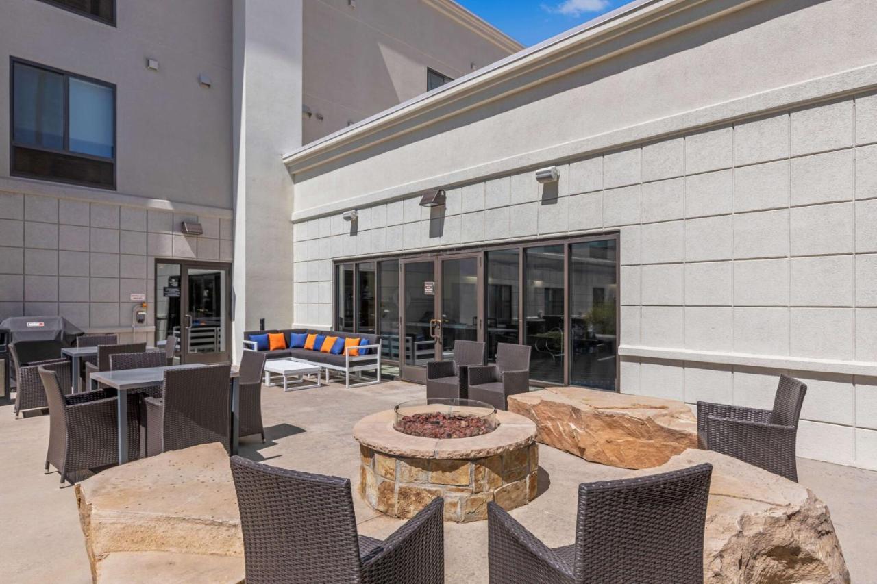Hampton Inn & Suites Ґрілі Екстер'єр фото